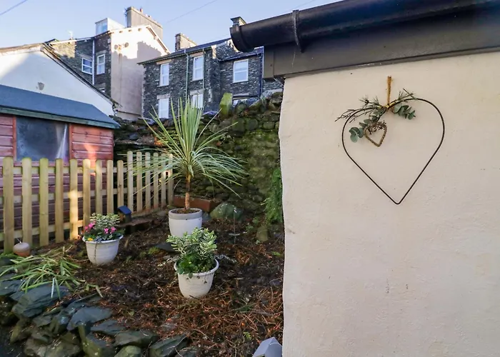 Pet Friendly hotel: Acorn Cottage