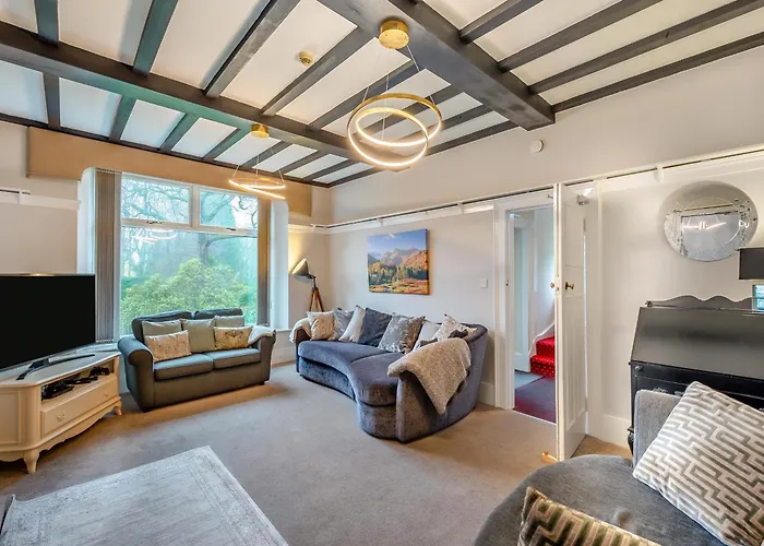 Pet Friendly hotel: Corner Cottage - Lp2